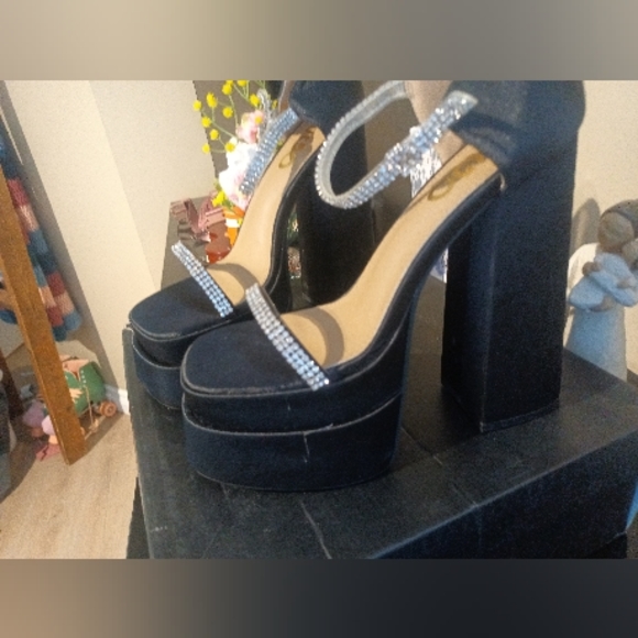 Ego Peggy shoes brand new in box - Picture 3 of 4